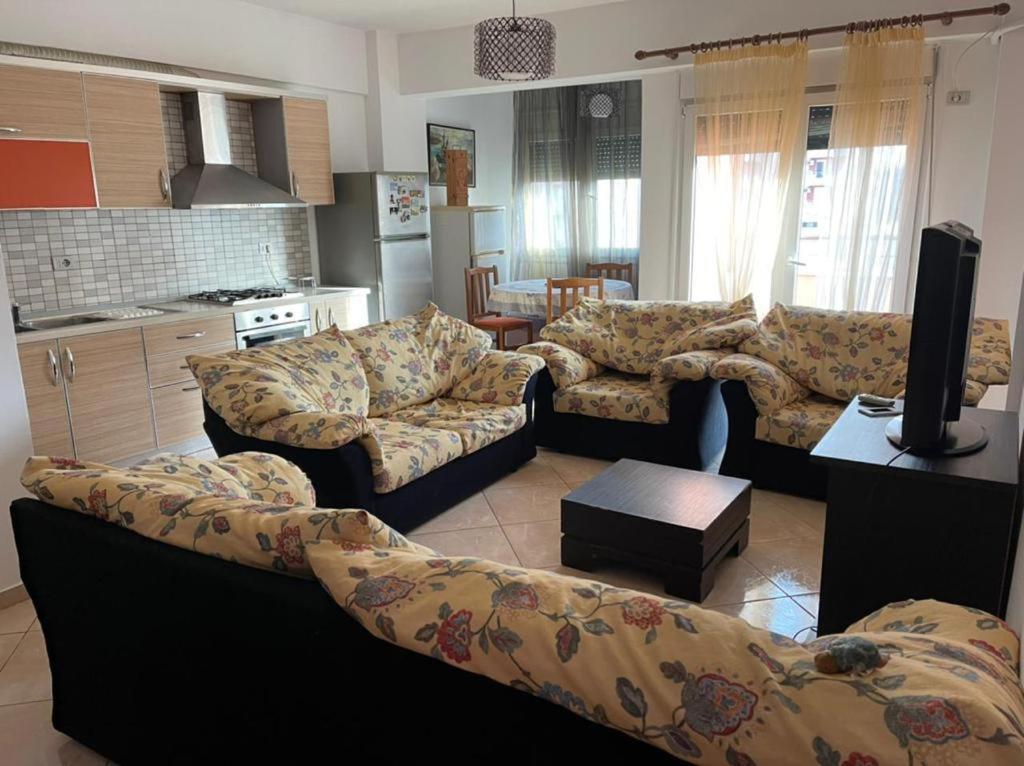 Ela Appartaments Vlorë Екстериор снимка